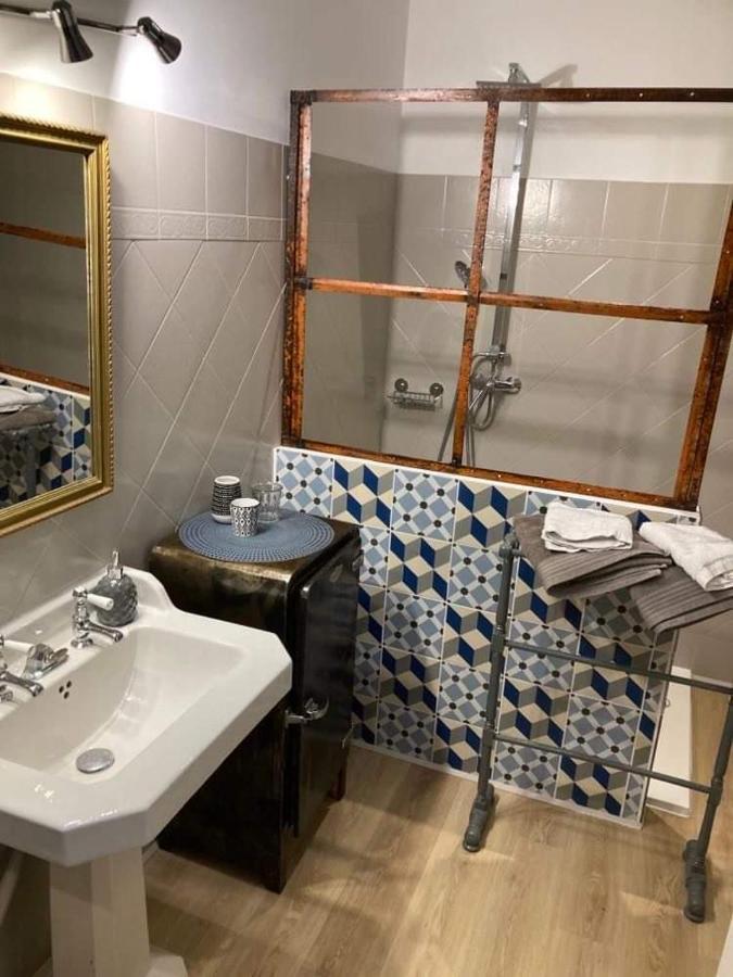 Chez Les Brocs B&B Canet  Экстерьер фото